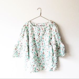4/$25 🌈 NWT Bell Sleeve Floral Top Large